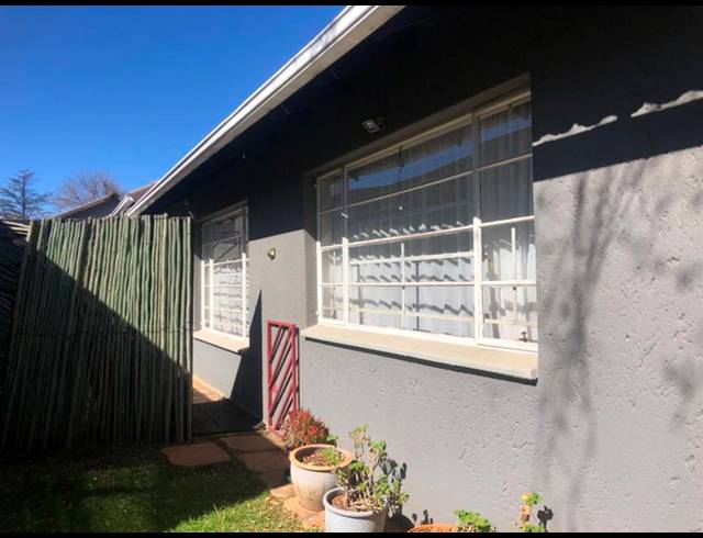 3 BEDROOM TOWNHOUSE FOR SALE IN KLOPPERPARK